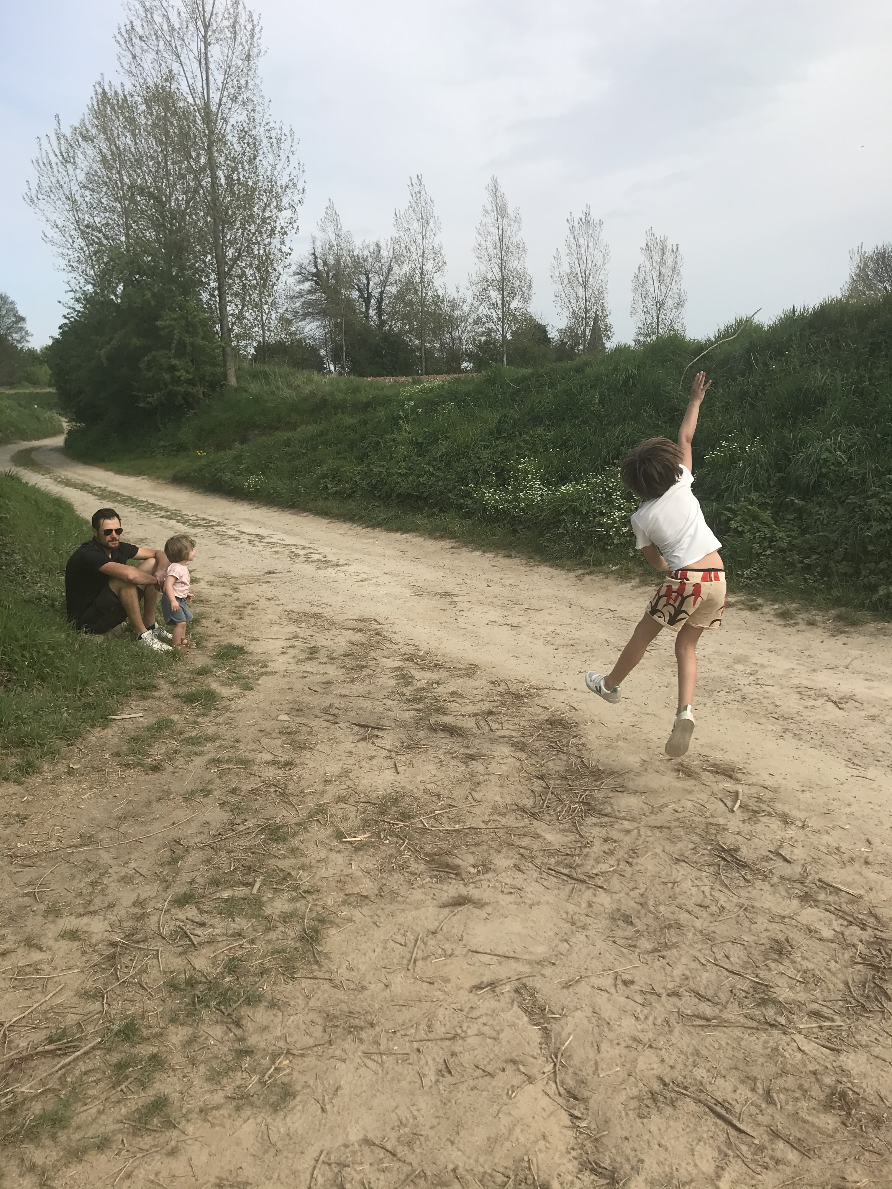 8BEB489A-67F6-4B85-ADF8-59DFEA1AB907